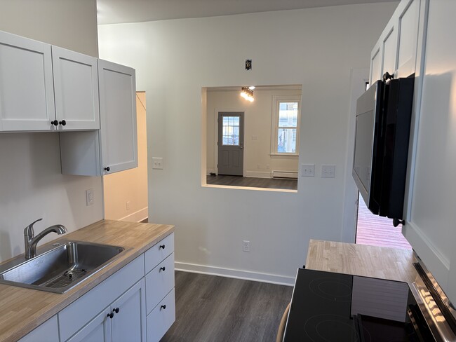 Building Photo - 115 S Franklin St