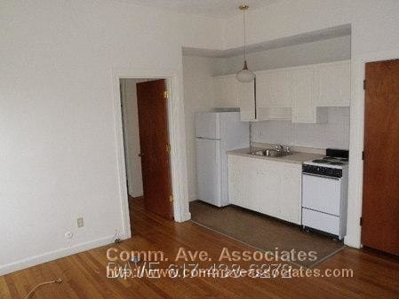 Building Photo - 168 N Beacon St