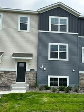 Building Photo - 13631 Pine Dr