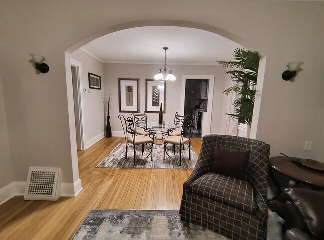 Foto del edificio - 607 7th Ave SE