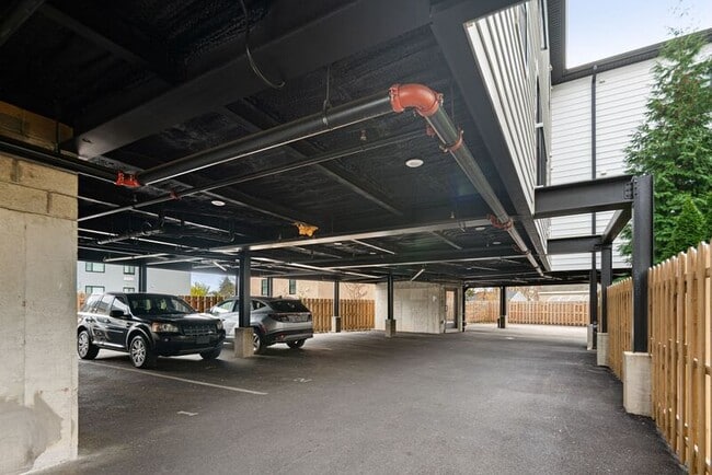 Foto del edificio - 6830 Ridge Ave