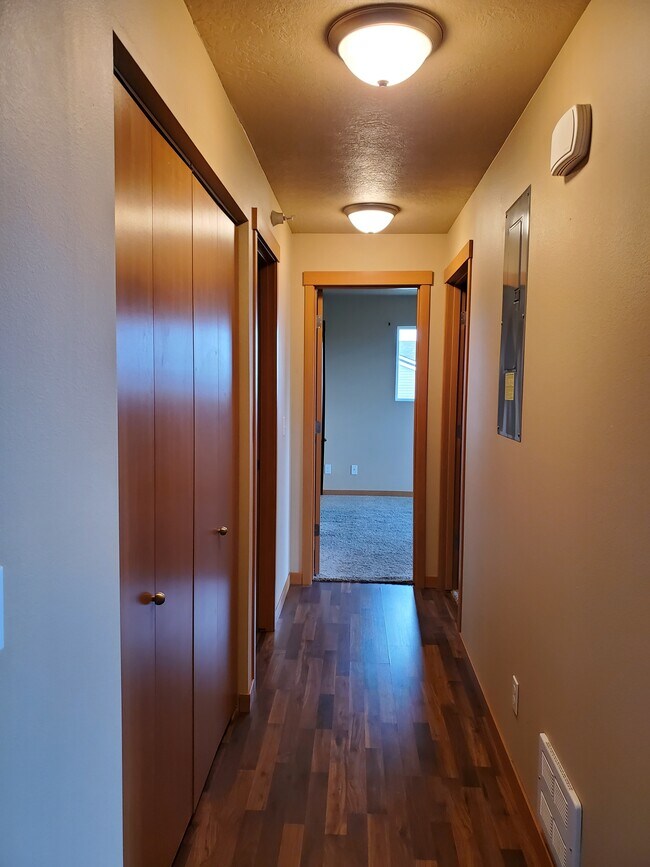 hallway - 1620 20th Ave NW