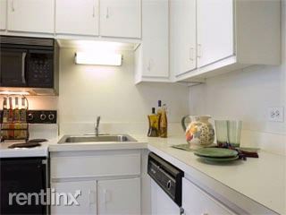 Building Photo - 1 br, 1 bath  - 65 E SCOTT Apt 12H Unit 12H