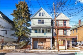 Building Photo - 746 N Washington St