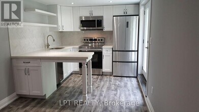 Building Photo - 70 Chaucer Crescent