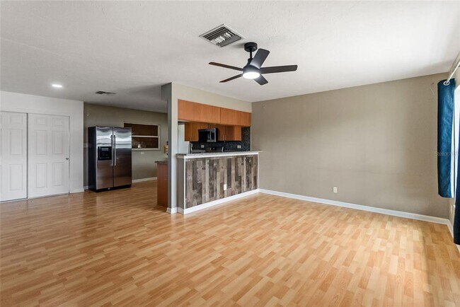 Foto del edificio - 6432 26th St W