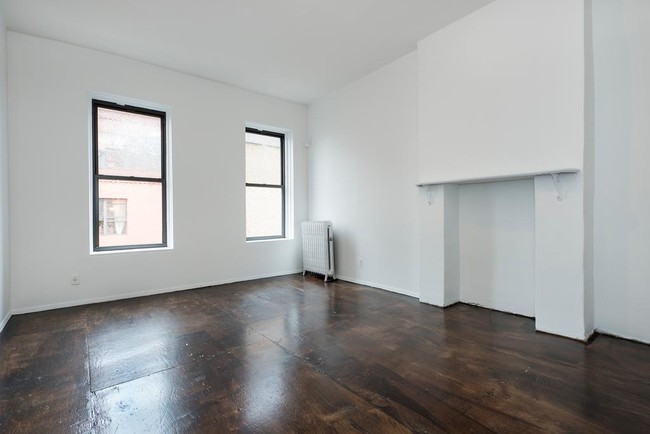 Building Photo - 895 Broadway