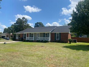 Building Photo - 727 Rim Rd