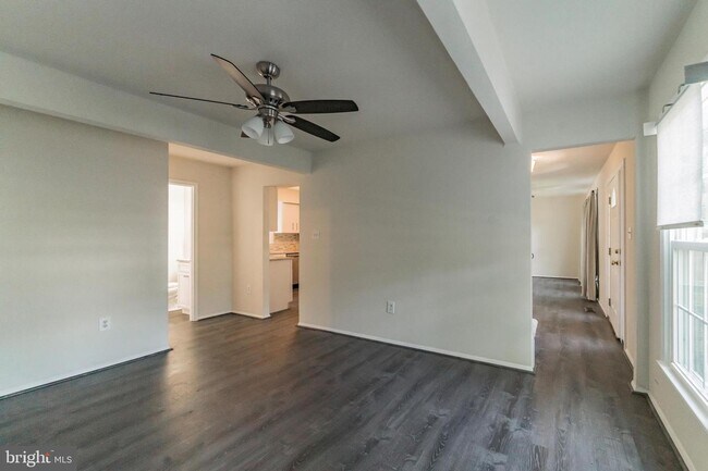 Building Photo - 12029 Stuart Ridge Dr