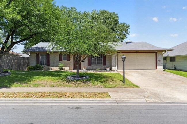 Building Photo - 8602 Colonial Dr