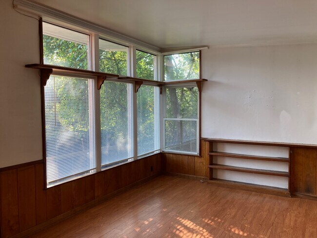 Building Photo - 114 Sprague Ln