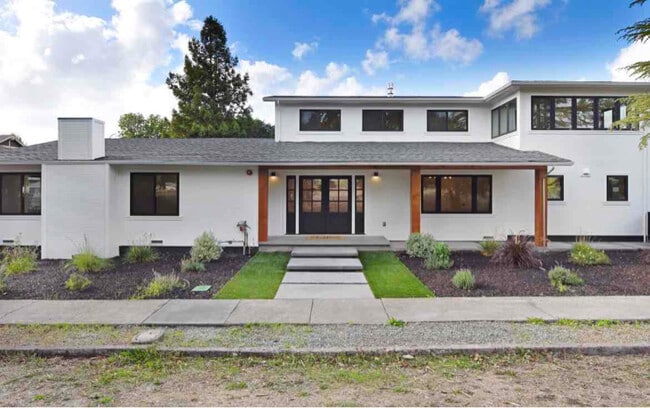 Building Photo - 403 Rosalie Dr