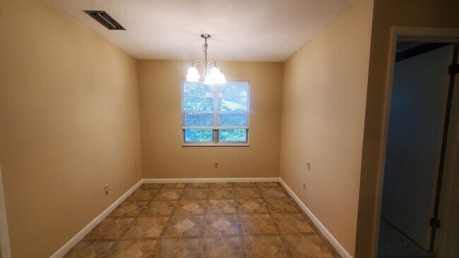 Foto del edificio - Large 2 Bedroom, 2.5 Bath with large Den and Family Room in Rainbows End, Dunnellon, FL