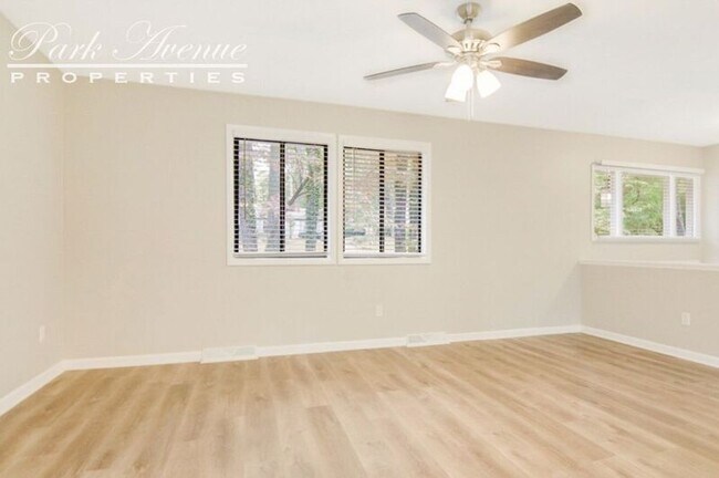 7812 Haymarket Ln photo'