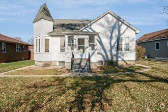 Building Photo - 2460 Indiana Ave
