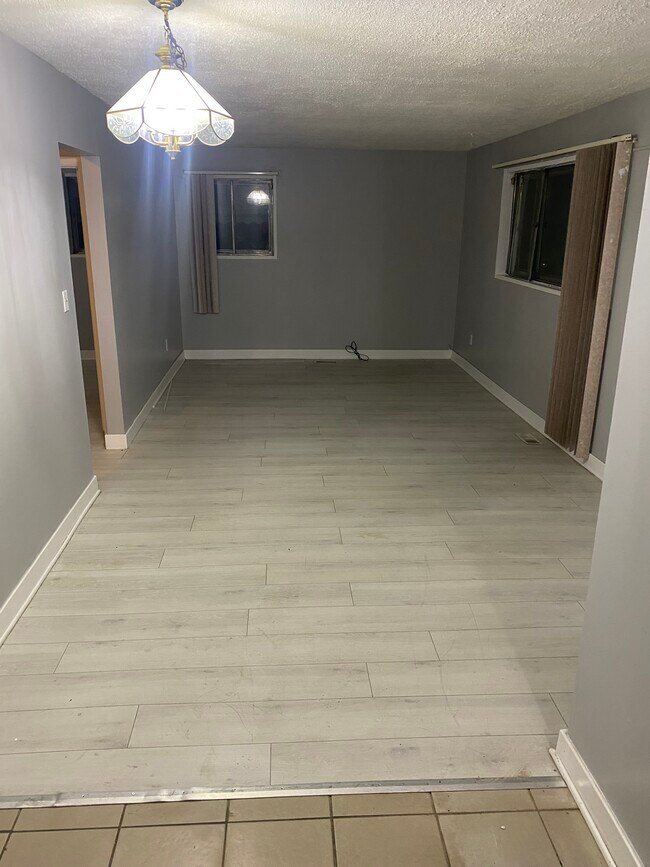 Comedores/Salas de estar - 5074 Fortman Dr