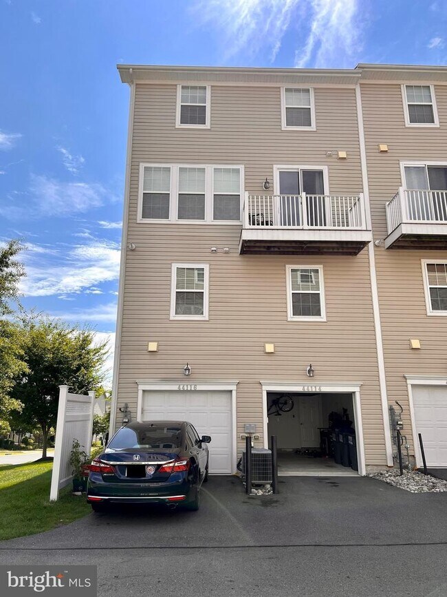44116 Vaira Terrace, South Riding, VA 20152 Townhouse for Rent in
