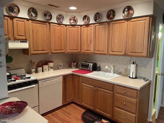 Building Photo - 1 br, 1 bath Condo - 1C Central St # 1C