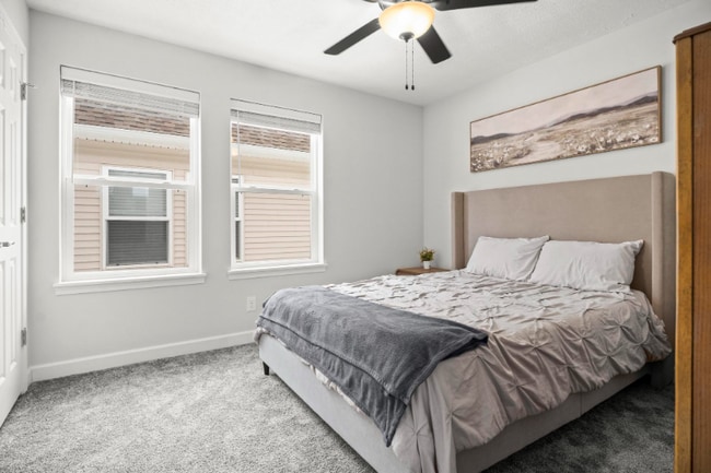 Building Photo - 2273 E 100th St