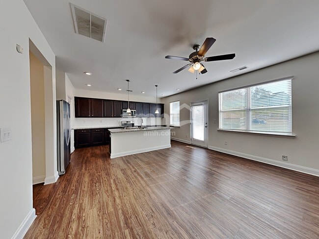 Foto del edificio - 3337 Okelly Dr