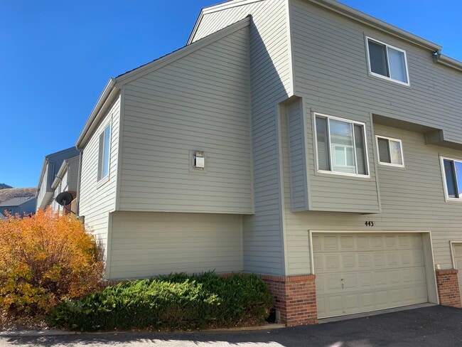 Building Photo - 443 Antero St