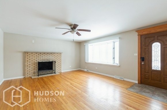 Building Photo - NOW AVAILABLE! -10 CONCORD DR, SOUTH ELGIN...