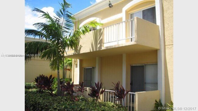 Foto del edificio - 18111 NW 68th Ave