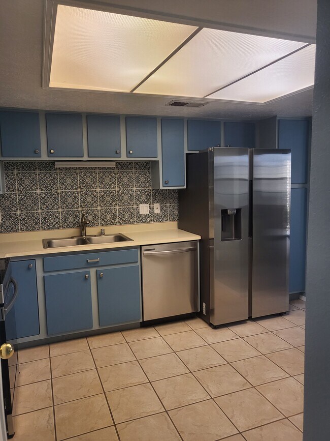 New appliances - 837 Country Club Dr SE