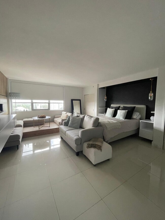 Foto del edificio - 1500 Bay Rd