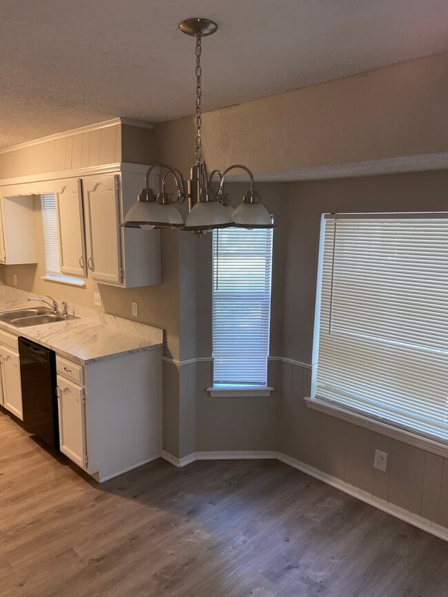 Building Photo - 3017 South Ash Ct Broken Arrow OK 74012