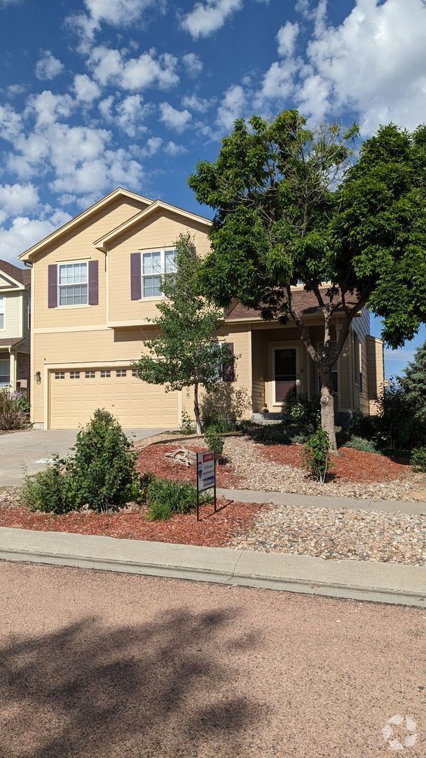 Building Photo - 2108 Pinyon Jay Dr