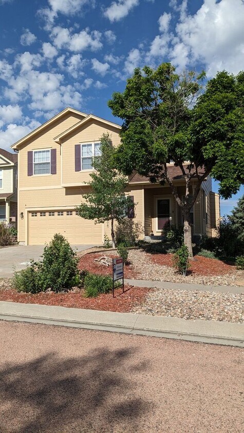 Foto principal - TWO STORY WITH FINISHED WALKOUT BASEMENT A...