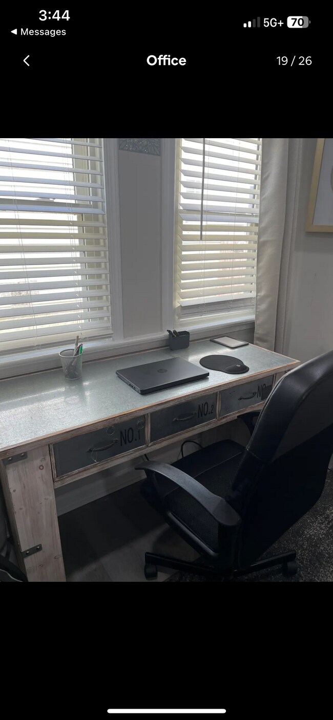 Building Photo - 5 Central St