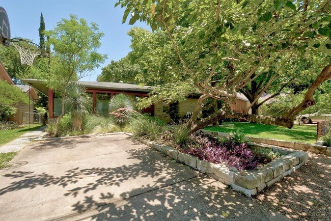Building Photo - 1812 Dywer Ave