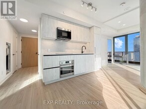 Building Photo - 35 Parliament St