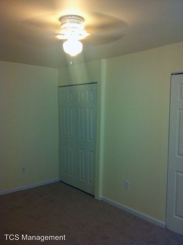 Foto del edificio - 7016 Woodland Ave