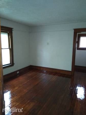 Building Photo - 4 br, 1 bath House - 380 Magnolia St