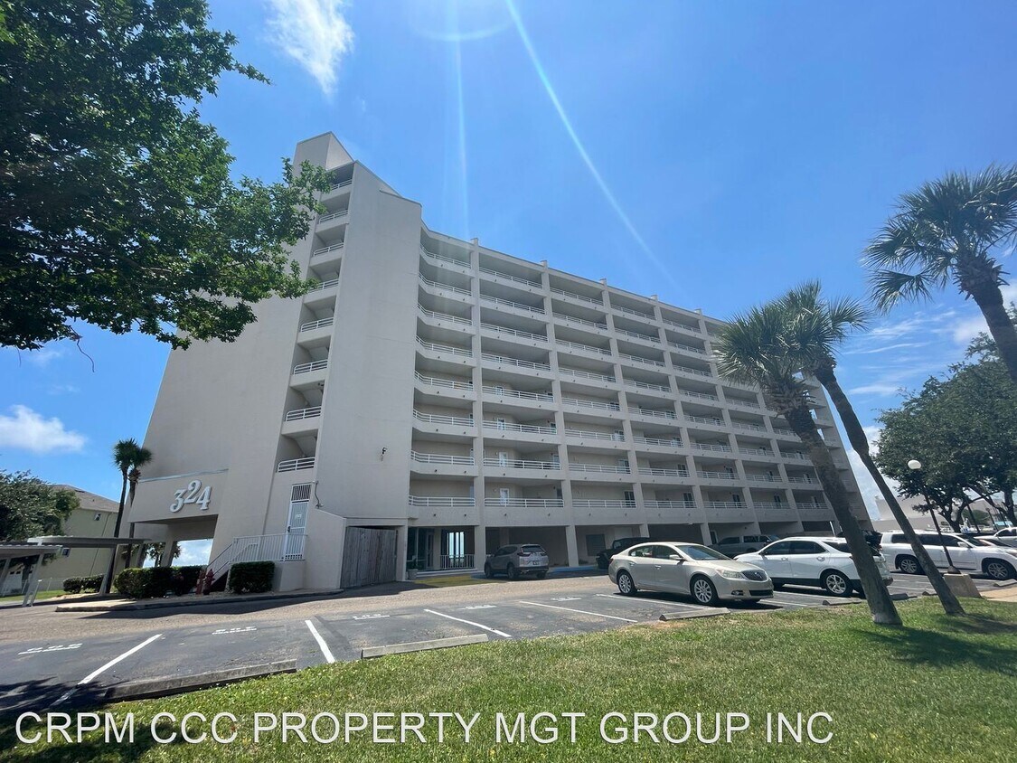 1 br, 2 bath House 324 E Beach Drive 804 House for Rent in Panama