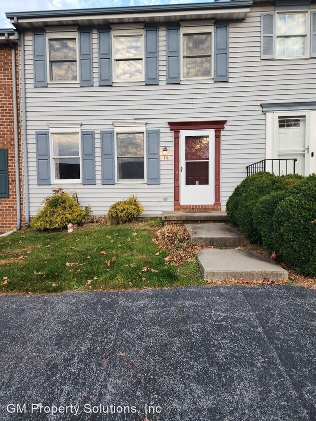 14 Cranfield Ct, Elizabethtown, PA 17022 House Rental in