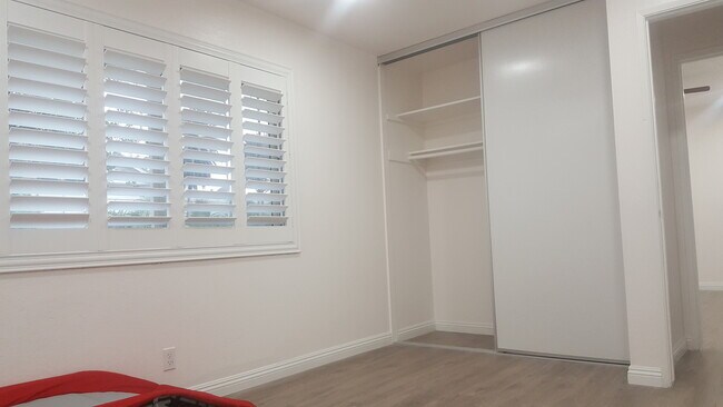 Building Photo - 6432 Reubens Dr