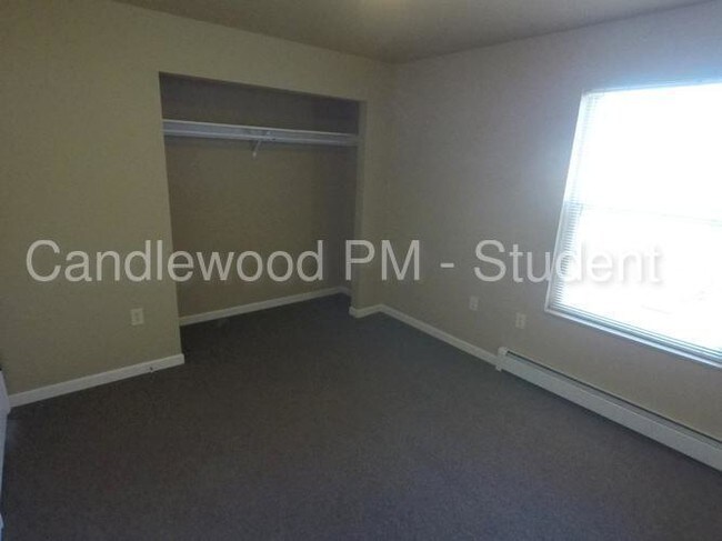 Building Photo - 3700 Doolittle Dr