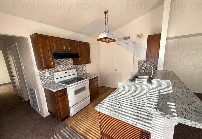 Photo - AVAILABLE NOW!!! Half Duplex 2 bed 1 bath in Dallas House