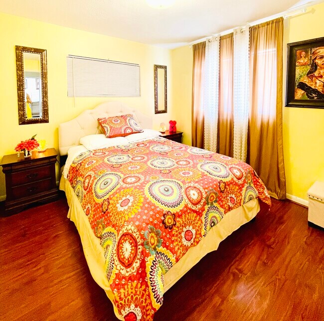 Foto del edificio - 2633 Kinnon Dr