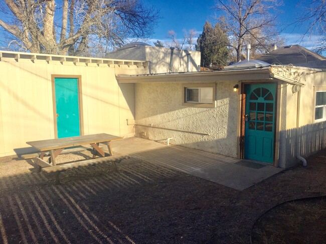 Building Photo - 2417 W Vermijo Ave