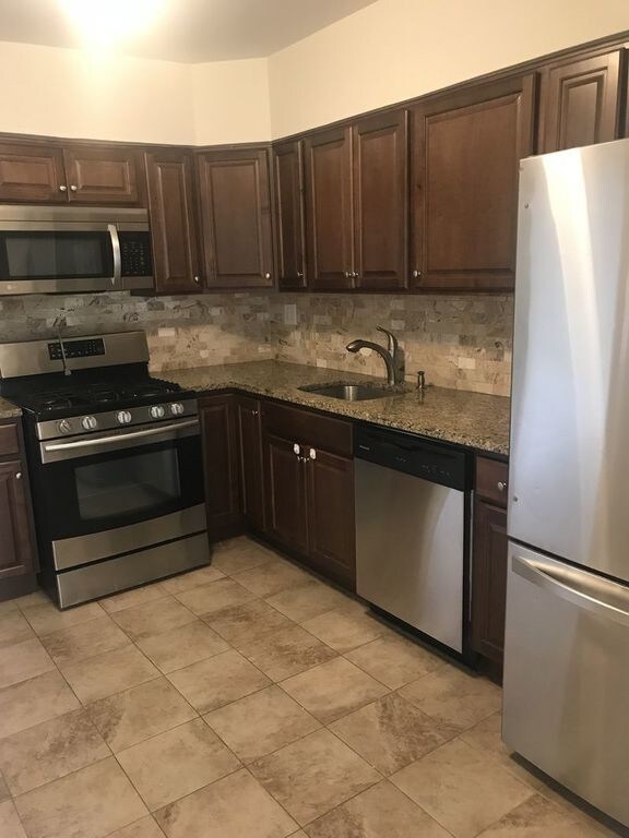 Foto principal - 219 92nd St