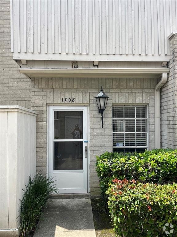 Building Photo - 3800 Tanglewilde St