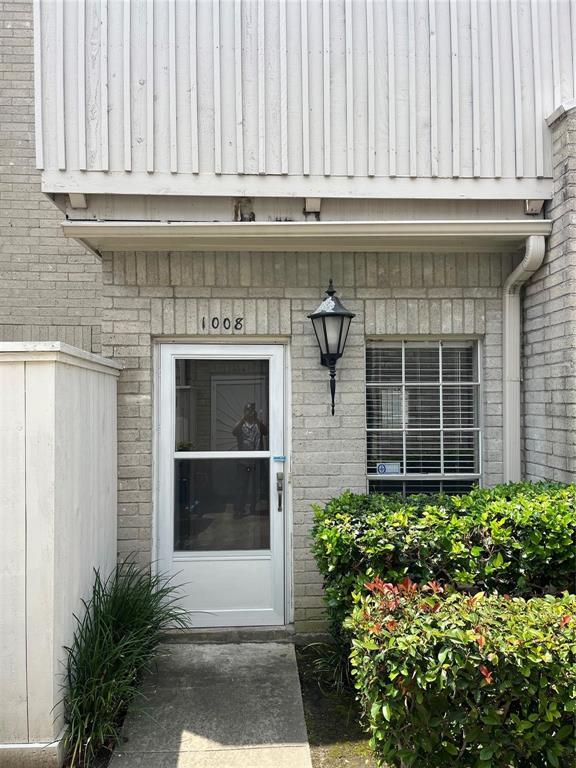 Foto principal - 3800 Tanglewilde St