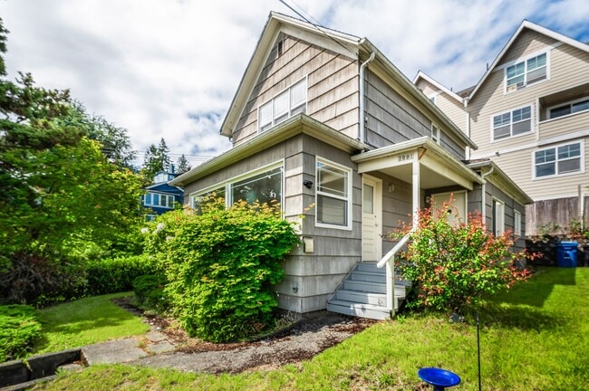 Photo - 410 W Barrett Townhome