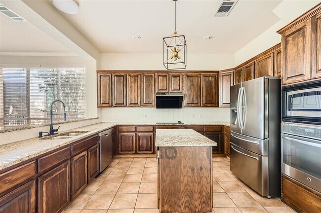 Building Photo - 12305 Pleasant Hill Ct