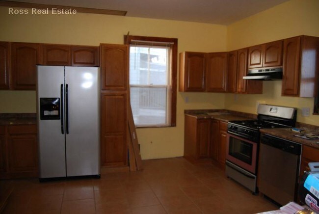 Foto del edificio - Four bed de..leaded new kitchen and bath